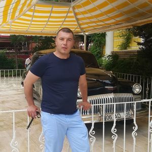 Meet your Posher, Adil